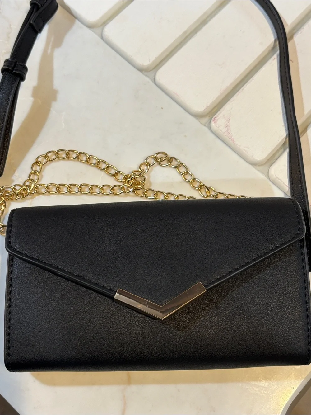 Urban Expressions Hester Crossbody Bag Gold and Faux Leather Chain NWOT